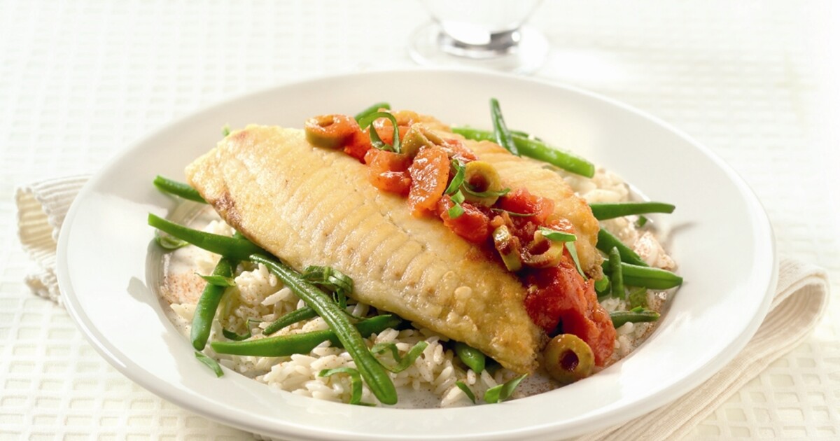 Tilapiafilet met tomatensaus en olijven Visrecepten.nl